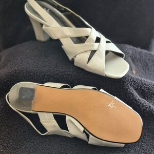 Life Stride Women's Cream Heeled Sandals